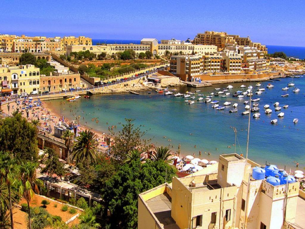 Luxe Apartment With Valletta And Harbour Views Sliema Kültér fotó