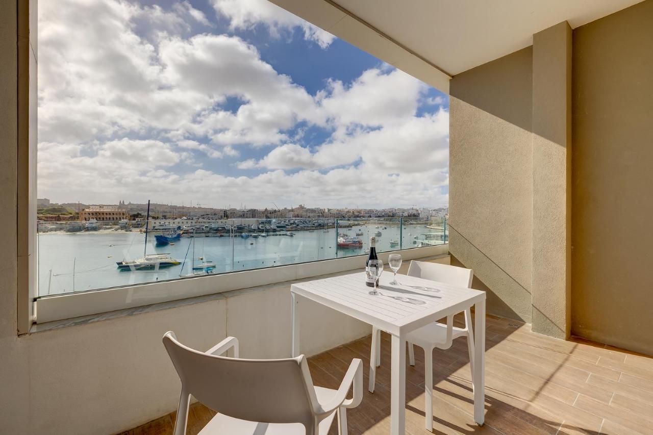 Luxe Apartment With Valletta And Harbour Views Sliema Kültér fotó